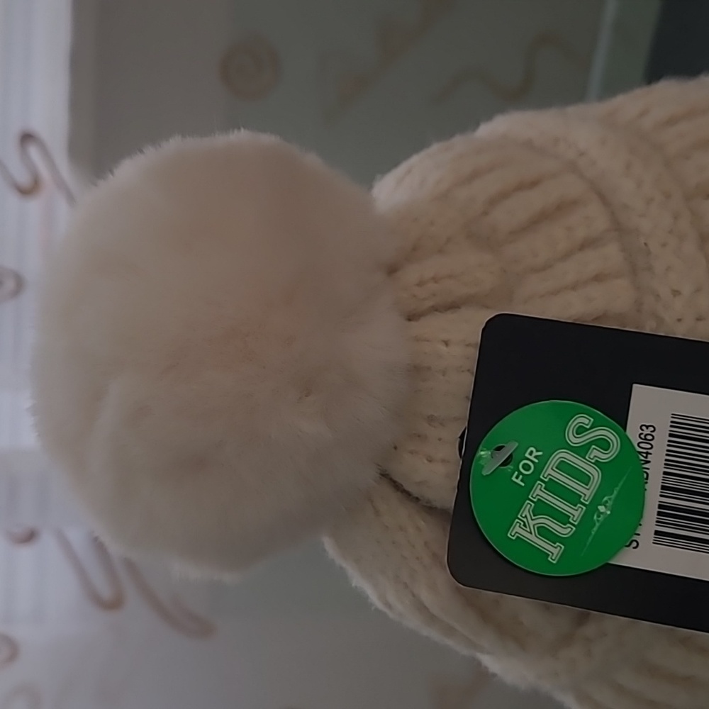 NWT Brand New Hat for Kids ❤️ - Picture 3 of 6